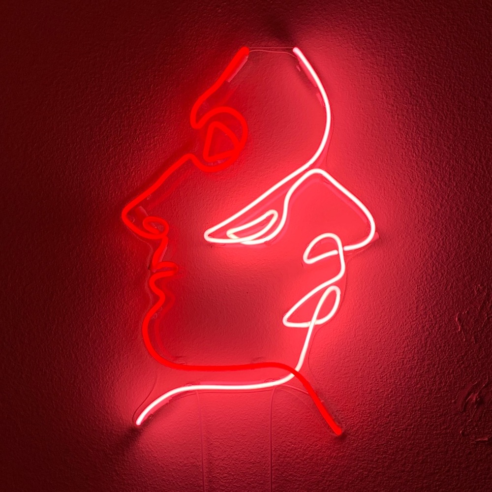 2 Faces Neon Light